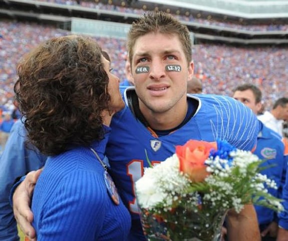 tebow-mamas-boy
